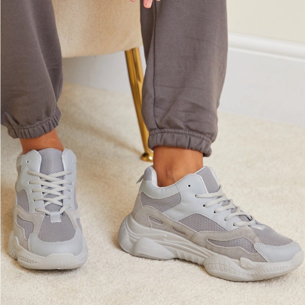PLT CHUNKY LACE UP SNEAKERS